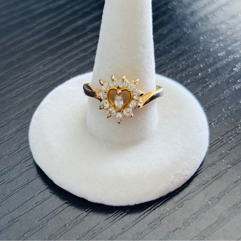VINTAGE Style Gold Tone Heart Cluster Ring Clear Stones